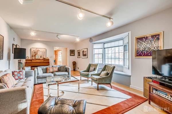 47 Clive ST, Metuchen, NJ 08840