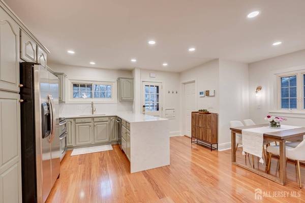 143 Lake AVE, Metuchen, NJ 08840