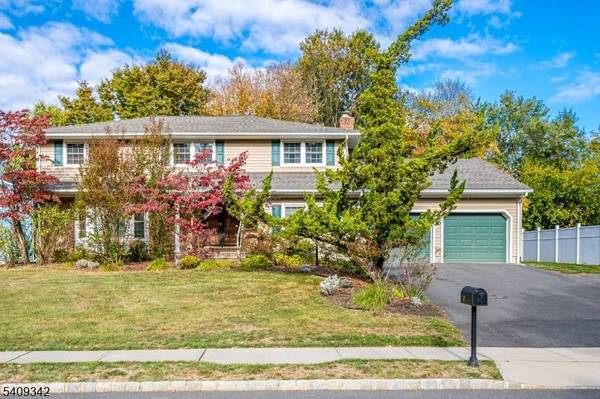 5 Woodmere Rd, North Brunswick Twp., NJ 08902