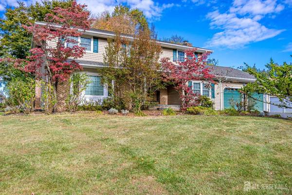 5 Woodmere RD, North Brunswick, NJ 08902