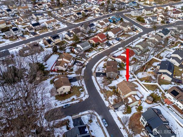 34 Stratford CIR, Edison, NJ 08820