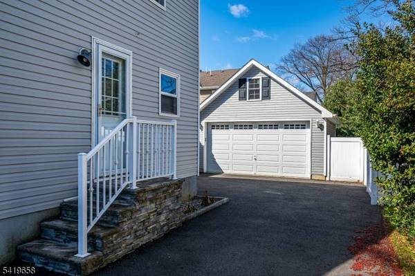 41 Lake Ave, Metuchen Boro, NJ 08840