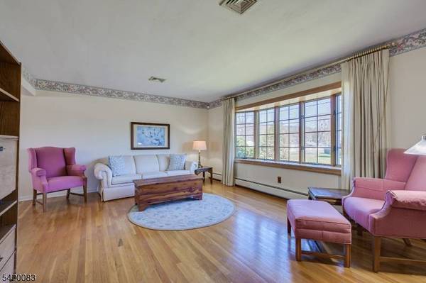 345 Clinton Ave, North Plainfield Boro, NJ 07063