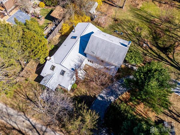 16 Skytop RD, Lebanon Twp, NJ 07853