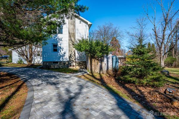 16 Skytop RD, Lebanon Twp, NJ 07853