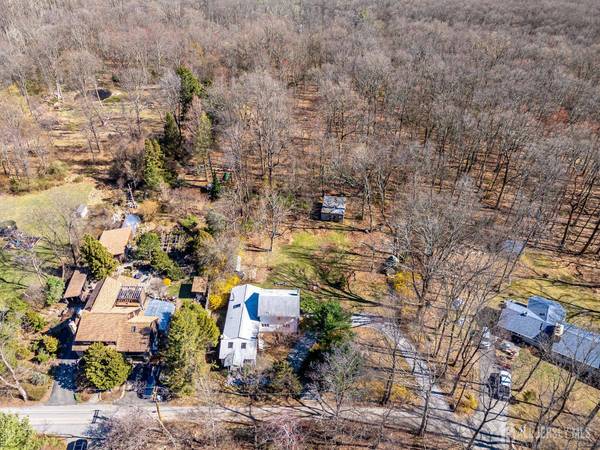 16 Skytop RD, Lebanon Twp, NJ 07853