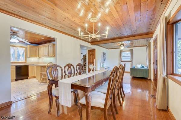 49 Kentnor St, Metuchen Boro, NJ 08840