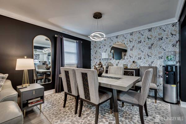 7 Myrtle AVE, Metuchen, NJ 08840