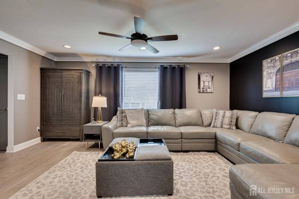 7 Myrtle AVE, Metuchen, NJ 08840