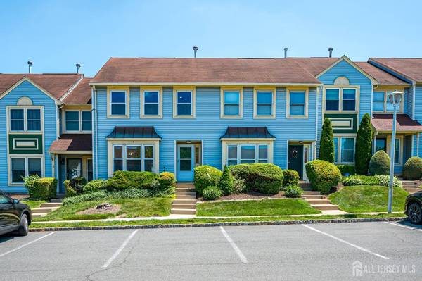 5 Heritage SQ, Sayreville, NJ 08872