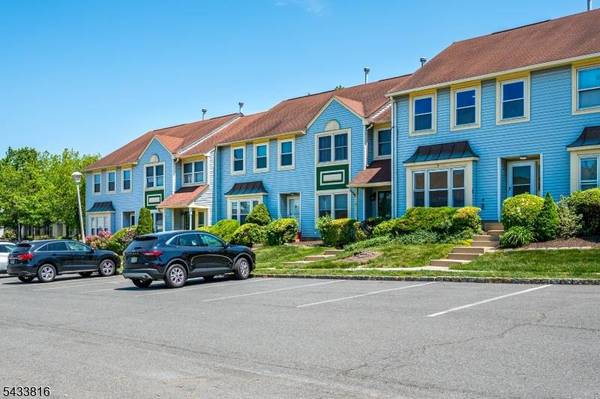 5 Heritage Sq, Sayreville Boro, NJ 08872
