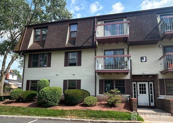 111 Orlando ST, Edison, NJ 08817