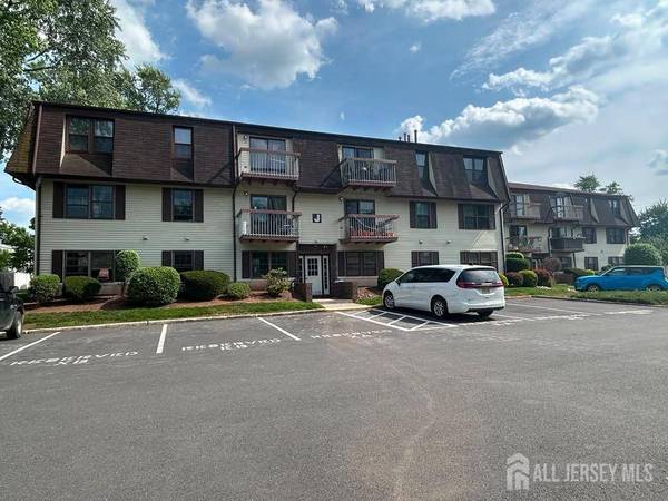 111 Orlando ST, Edison, NJ 08817