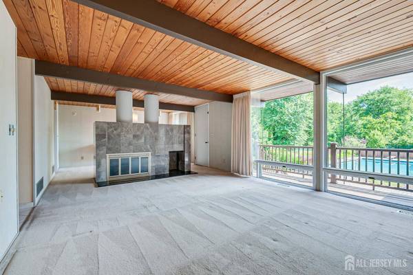34 Henderson RD, South Brunswick, NJ 08824