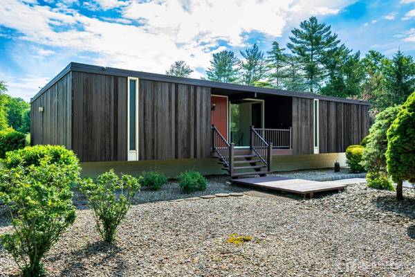 34 Henderson RD, South Brunswick, NJ 08824