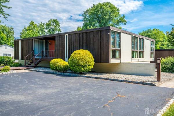 34 Henderson RD, South Brunswick, NJ 08824