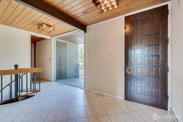 34 Henderson RD, South Brunswick, NJ 08824