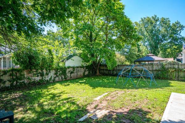 34 James PL, Metuchen, NJ 08840