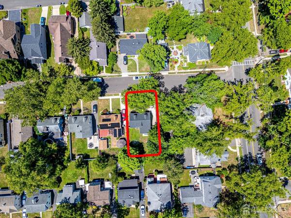 34 James PL, Metuchen, NJ 08840