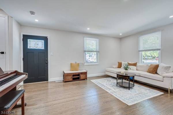 34 James Pl, Metuchen Boro, NJ 08840
