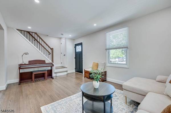 34 James Pl, Metuchen Boro, NJ 08840