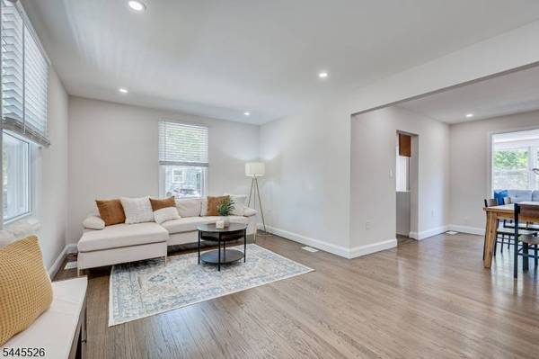 34 James Pl, Metuchen Boro, NJ 08840