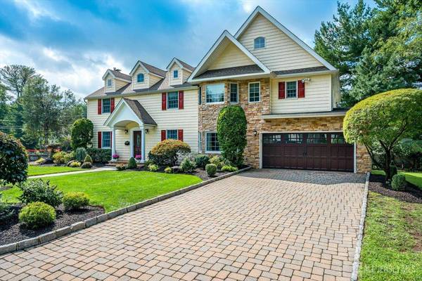 11 Cape CT, Metuchen, NJ 08840