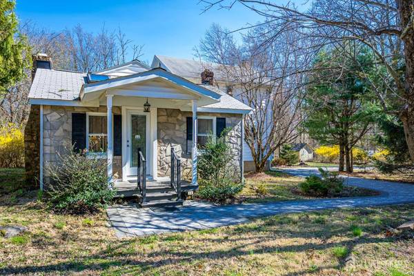 16 Skytop RD, Lebanon Twp, NJ 07853