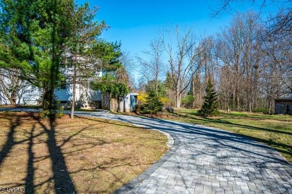 16 Skytop Rd, Lebanon Twp., NJ 07865