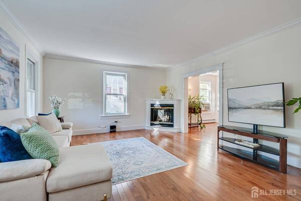 23 Rose ST, Metuchen, NJ 08840