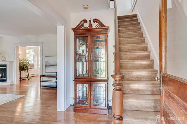 23 Rose ST, Metuchen, NJ 08840