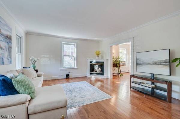 23 Rose St, Metuchen Boro, NJ 08840