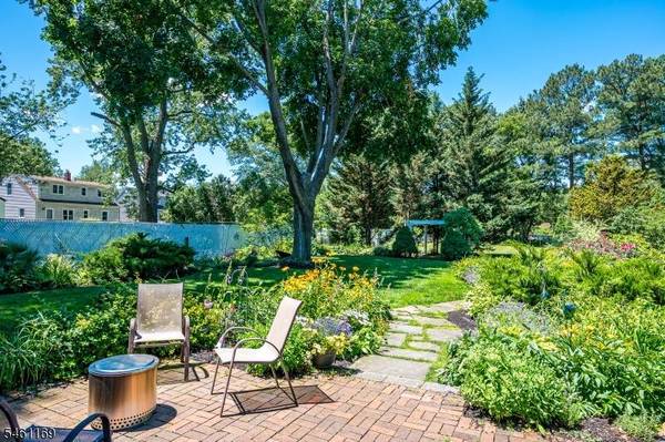 23 Rose St, Metuchen Boro, NJ 08840