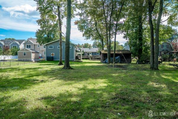 690 New Durham RD, Metuchen, NJ 08840
