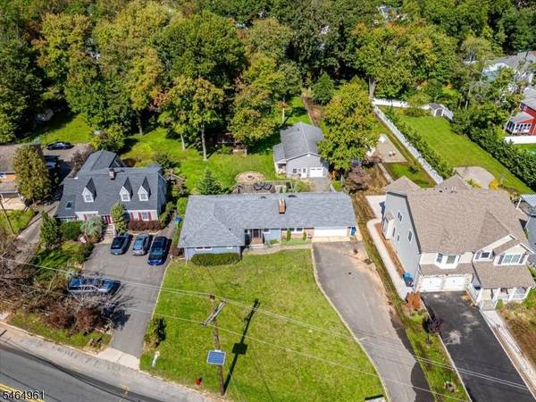 690 New Durham Rd, Metuchen Boro, NJ 08840