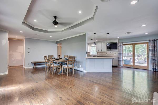 690 New Durham RD, Metuchen, NJ 08840