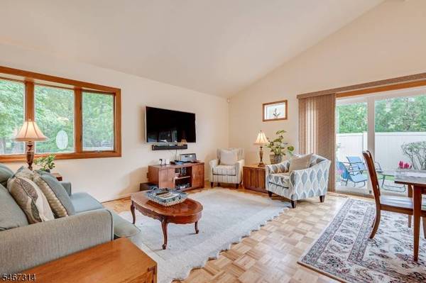 72 Stephenville Pkwy, Edison Twp., NJ 08820