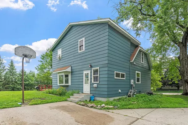 455 Bluff ST NE, Hutchinson, MN 55350