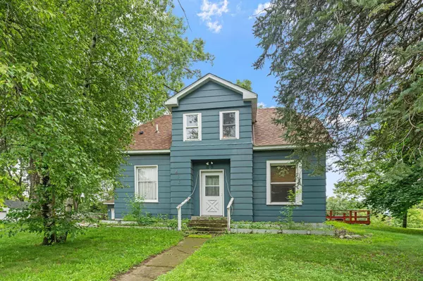 455 Bluff ST NE, Hutchinson, MN 55350