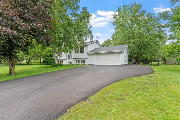 4366 Greenhaven DR, Vadnais Heights, MN 55127