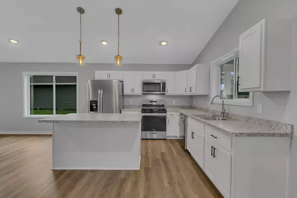 1025 3rd Avenue NE, Milaca, MN 56353