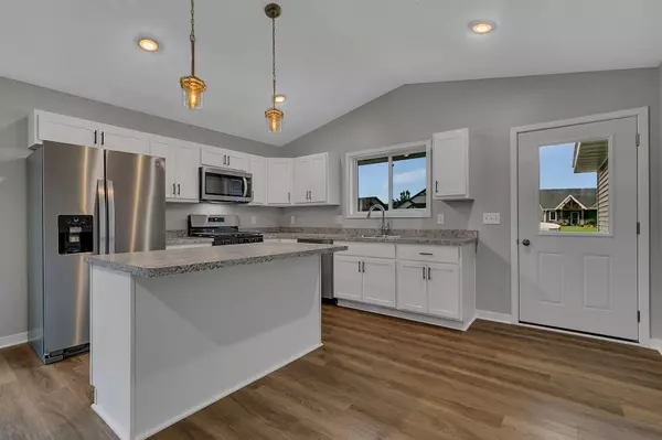 1025 3rd Avenue NE, Milaca, MN 56353