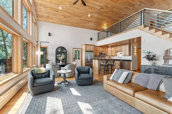 2112 Lake Pulaski DR, Buffalo, MN 55313