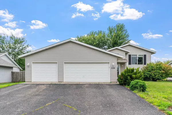 996 7th AVE NW, Hutchinson, MN 55350