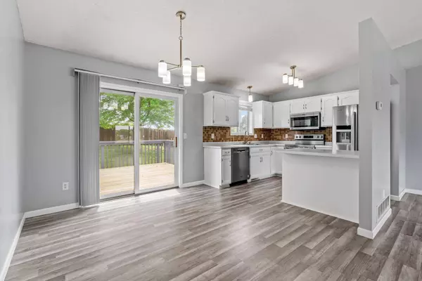 996 7th AVE NW, Hutchinson, MN 55350