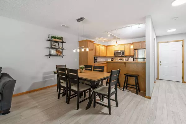 6121 32nd AVE N, Crystal, MN 55422