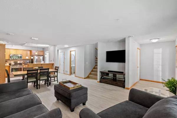 6121 32nd AVE N, Crystal, MN 55422