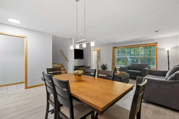 6121 32nd AVE N, Crystal, MN 55422