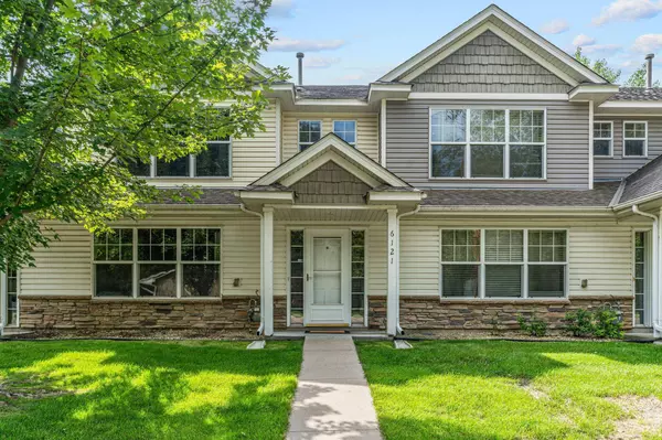 6121 32nd AVE N, Crystal, MN 55422