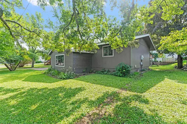 1300 Pulaski RD, Buffalo, MN 55313